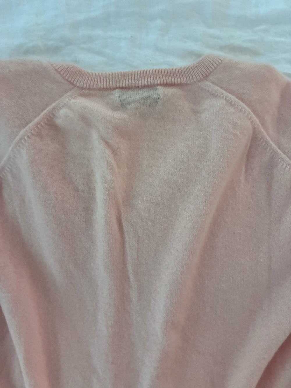 J. Crew Women's Italian cashmere V-Neck Sweater in Light Blush Pink - Picture 6 of 6